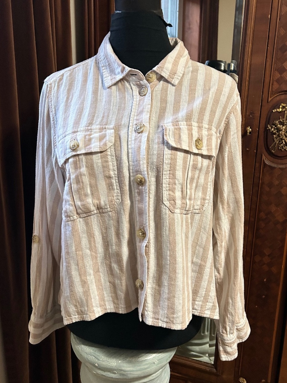 Tan/Cream Cropped Button Up